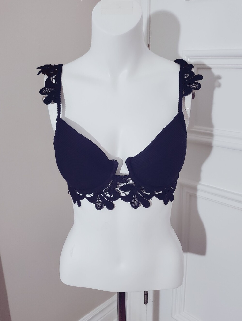 Black Lace Knit Embroidered Flutter Strap Ribbed Wired Bra Bikini Top